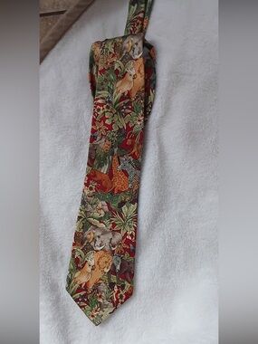Vintage Van Heusen Red Multicolor Jungle Animal Silk Tie